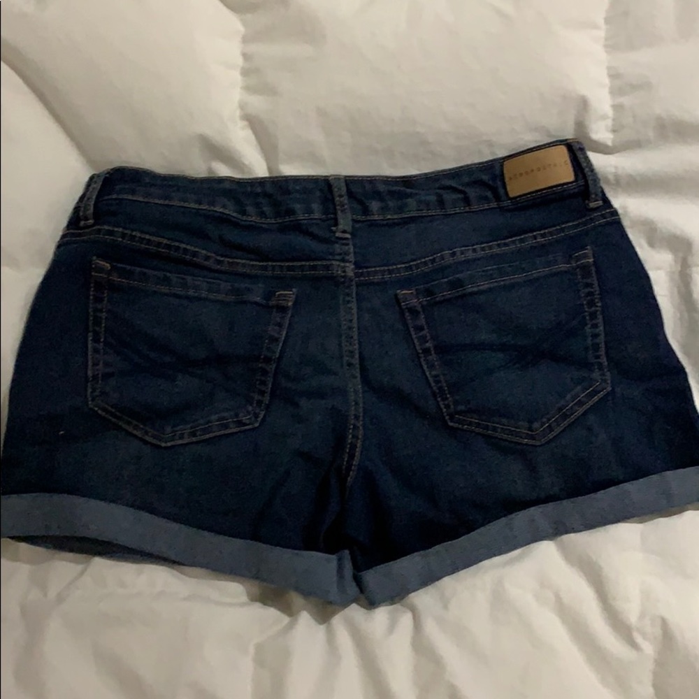Shorts - Picture 2 of 3
